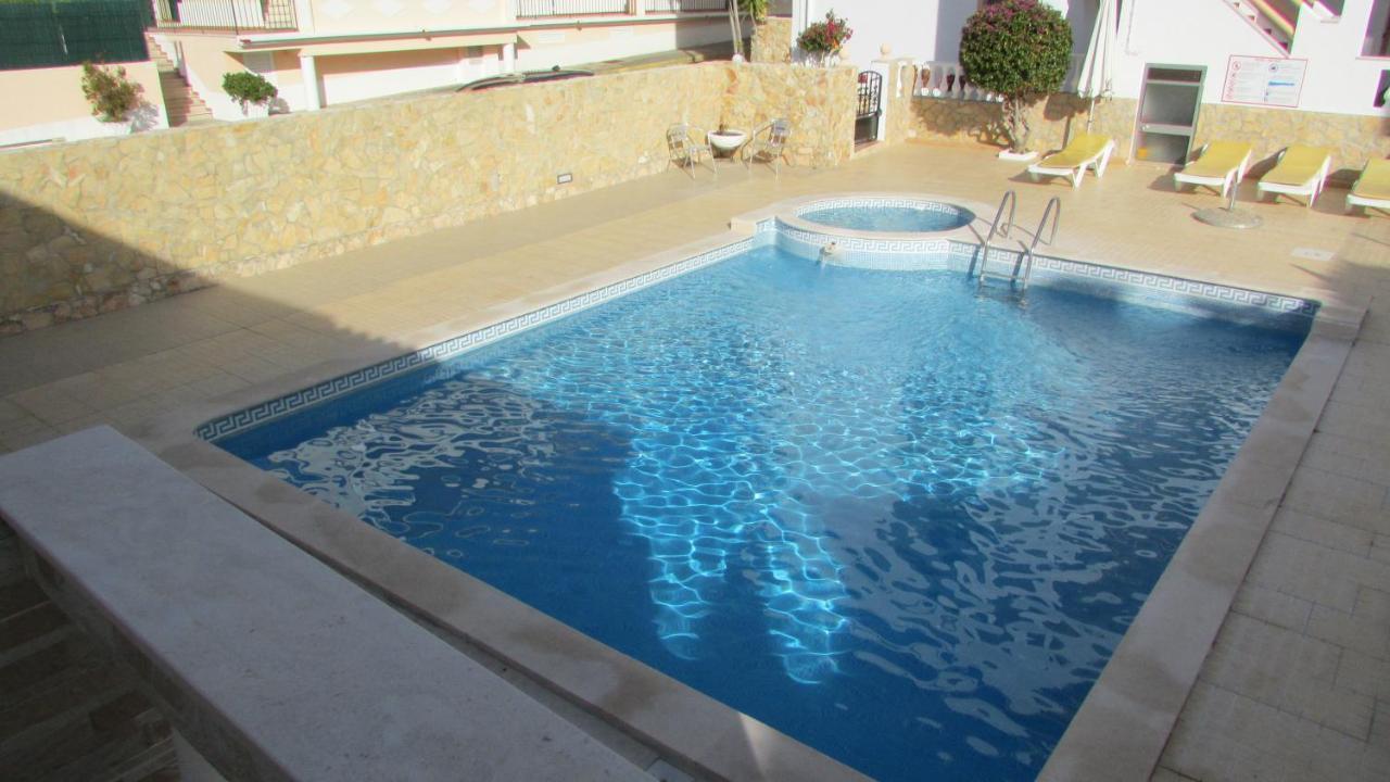 Apartamento - 2 A 4 Pessoas- Piscina Lägenhet Olhos de Agua  Exteriör bild